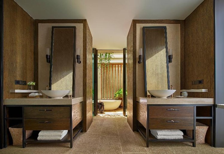 HOUSE KING SIZE BED Room