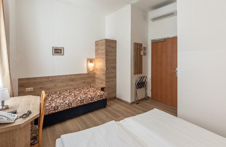 DOUBLE STANDARD Room