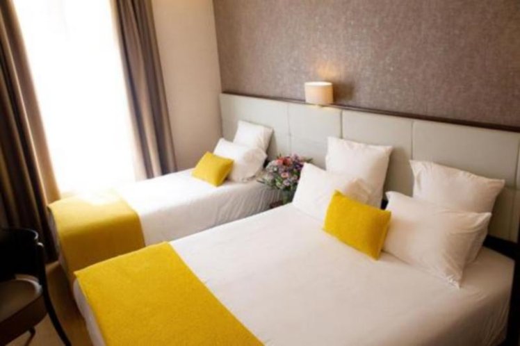 TRIPLE SUPERIOR Room