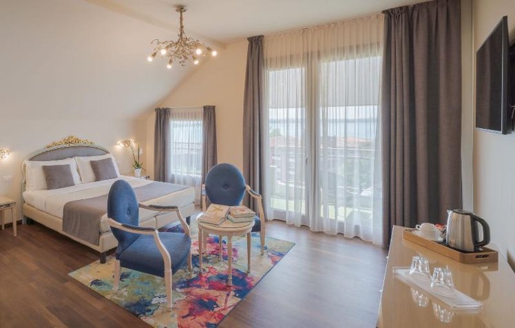 DOUBLE DELUXE PREMIER Room