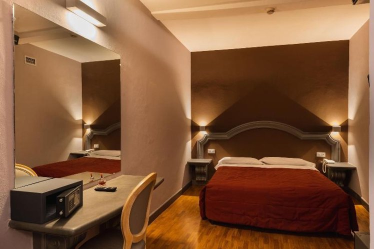TRIPLE STANDARD Room