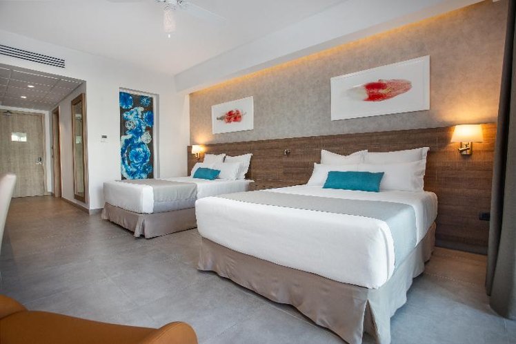 DOUBLE GARDEN VIEW Room