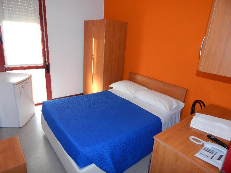 DOUBLE STANDARD Room