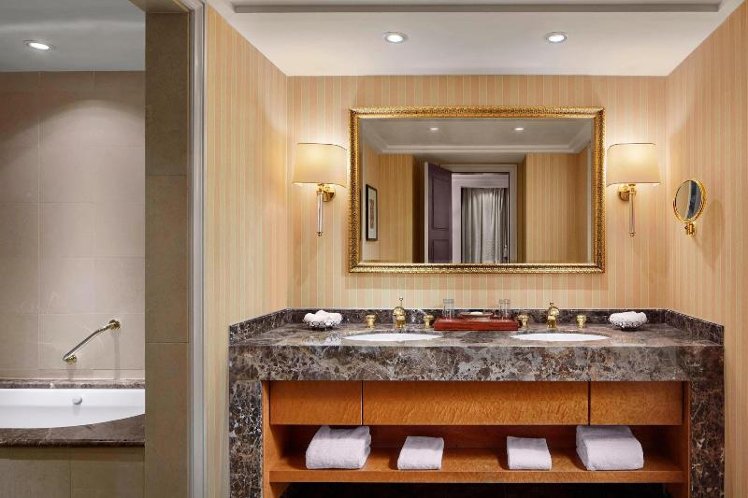 SUITE EXECUTIVE KING BED Room