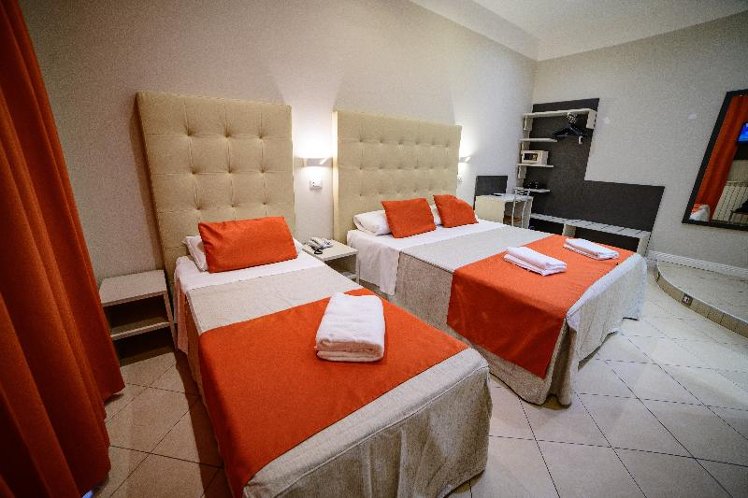 TRIPLE BASIC Room