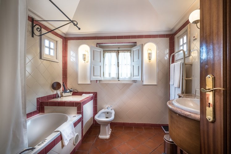 Lawrence's Hotel