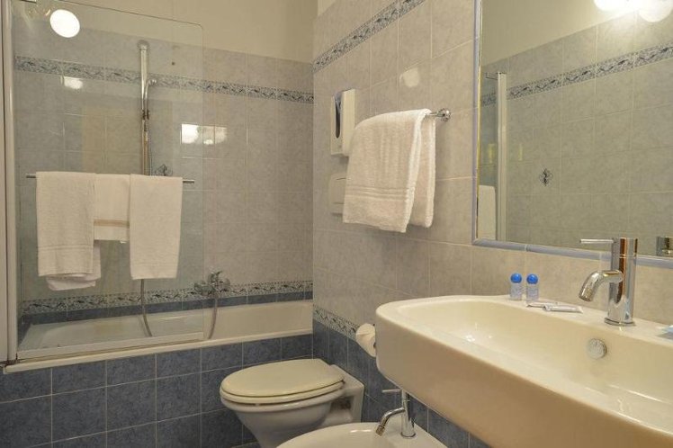 DOUBLE STANDARD Room