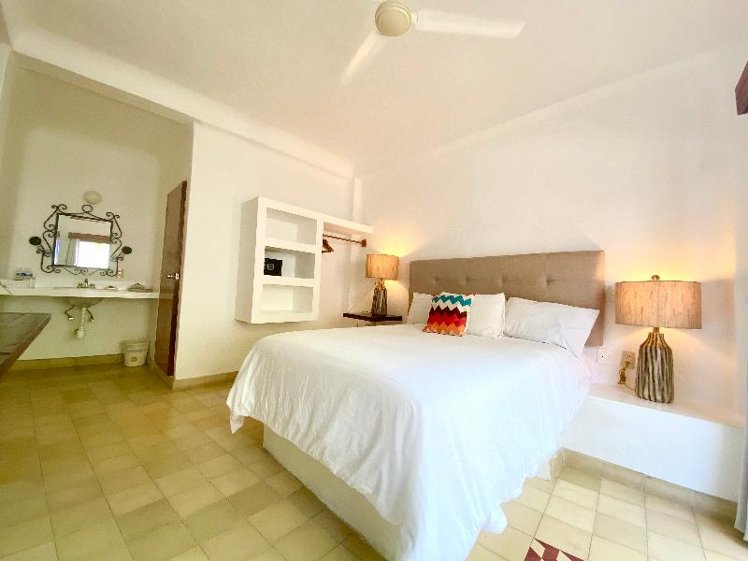 DOUBLE DELUXE WITH BALCONY Room