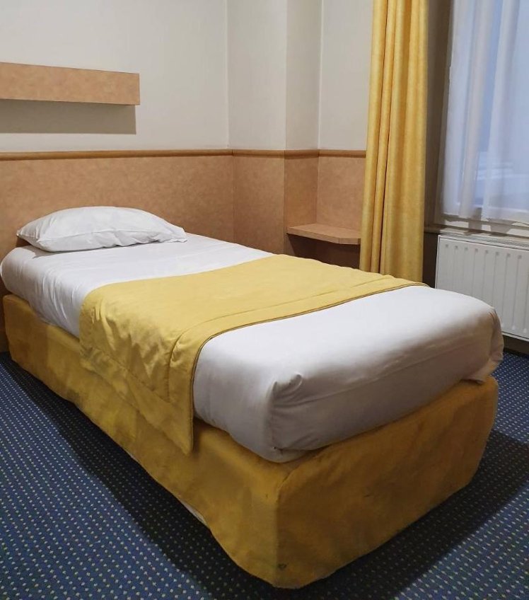 SINGLE STANDARD Room