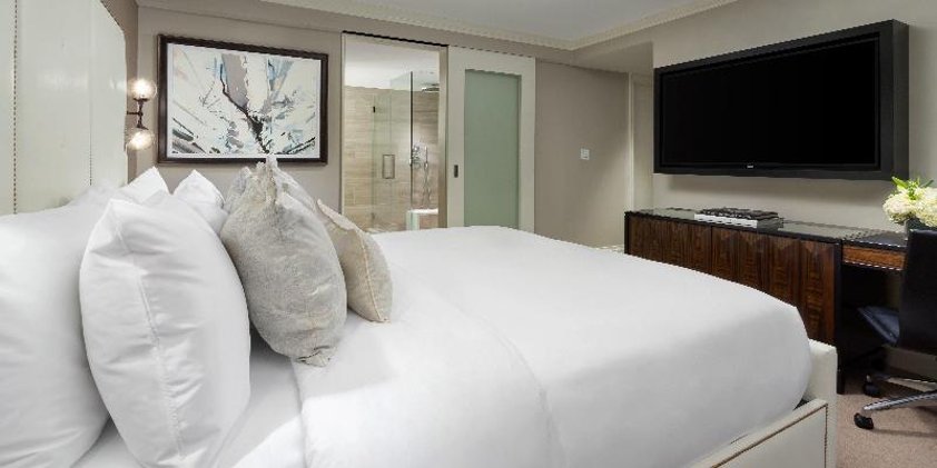 SUITE KING SIZE BED Room