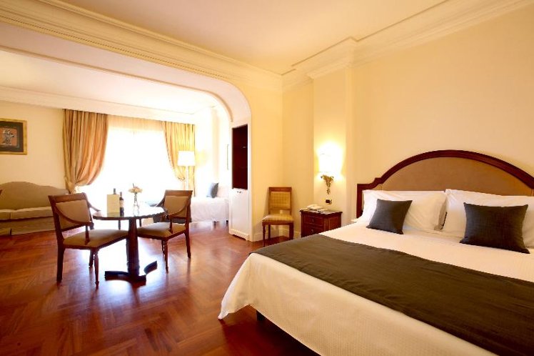 SUITE GARDEN VIEW Room