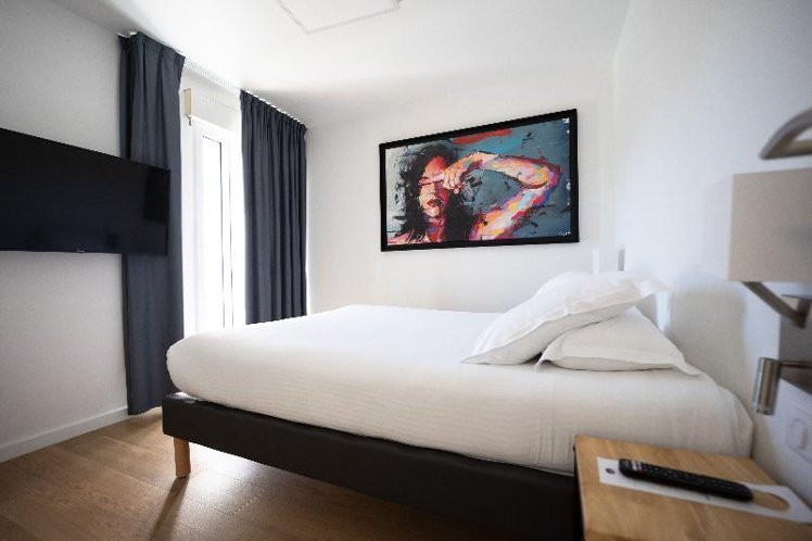 SUITE QUEEN SIZE BED Room