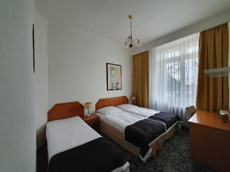 TRIPLE WITH SHARED BATHROOM Room