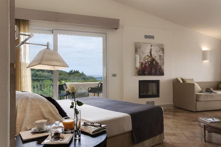 TRIPLE DELUXE SEA VIEW Room