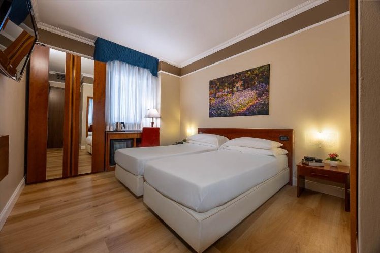 DOUBLE STANDARD Room
