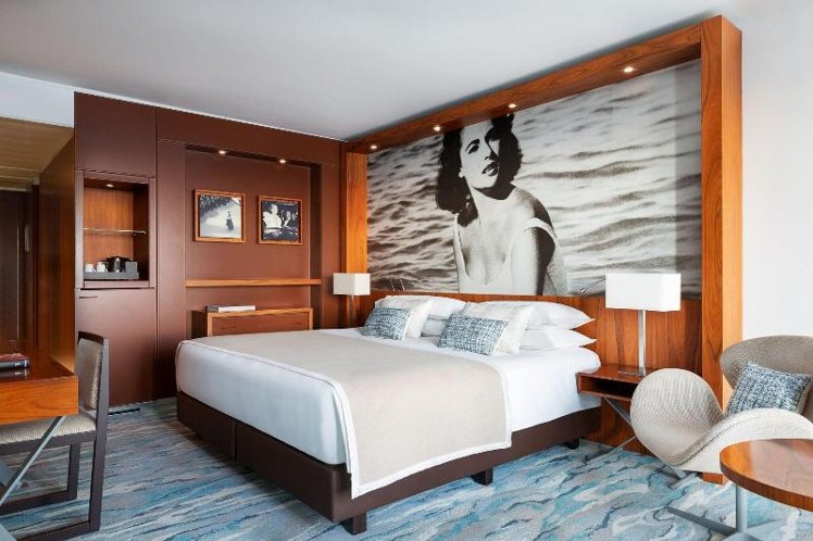 DOUBLE DELUXE Room