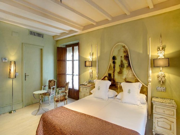 DOUBLE SUPERIOR Room