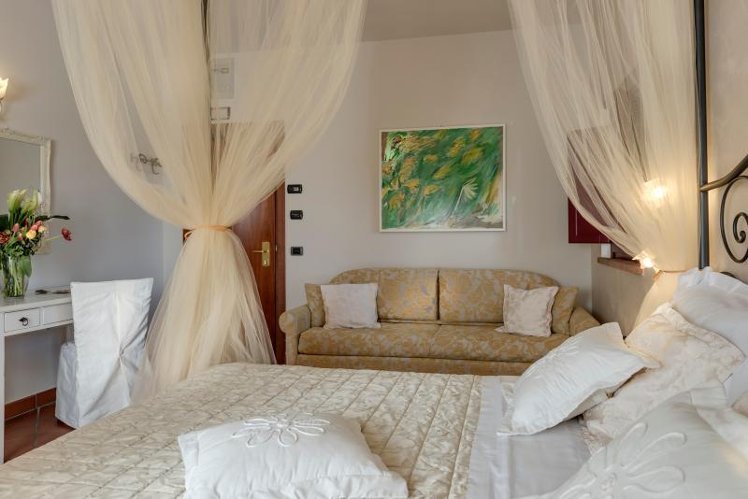 DOUBLE SUPERIOR Room