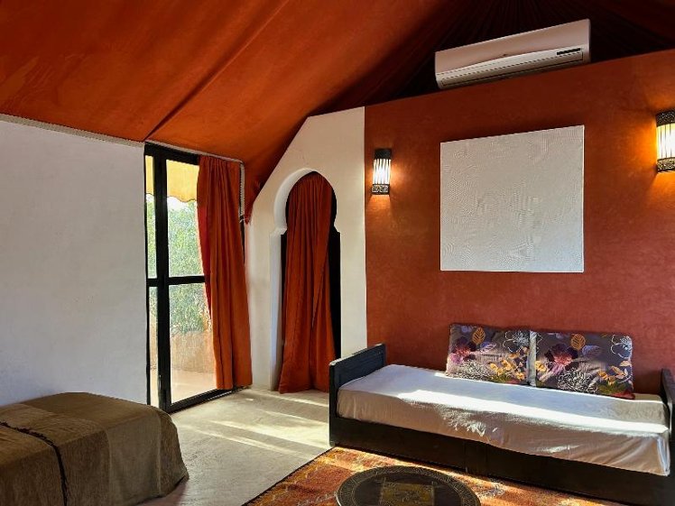 QUADRUPLE DELUXE ONE BED Room