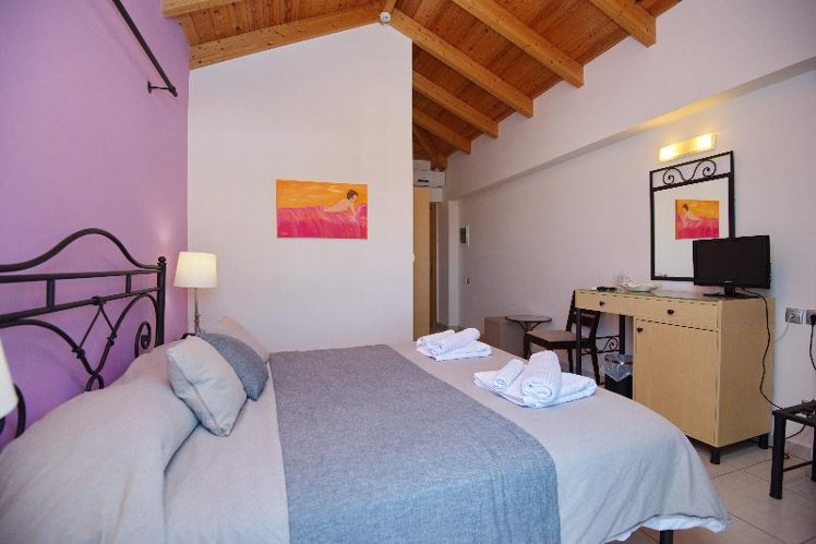 SINGLE STANDARD Room