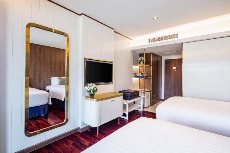 Double or Twin DELUXE Room