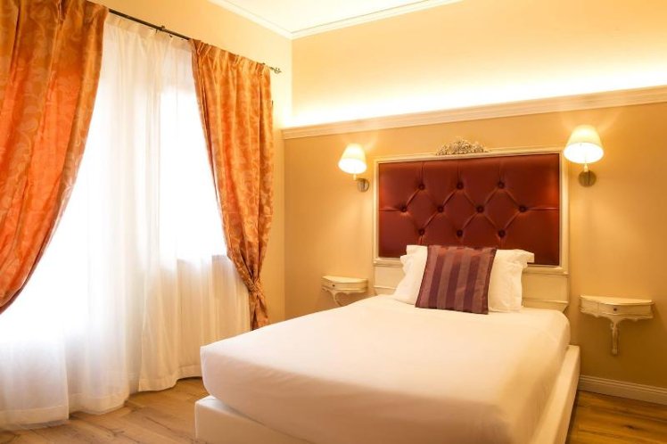 DOUBLE STANDARD Room