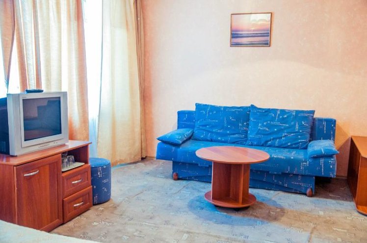 FAMILY ROOM STANDARD Room