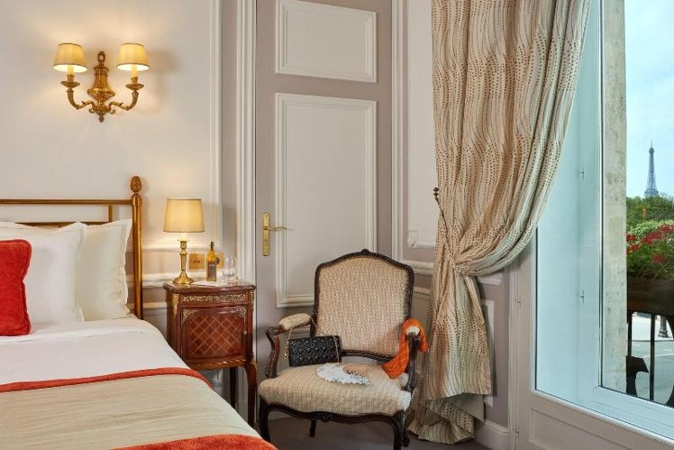SUITE KING SIZE BED Room