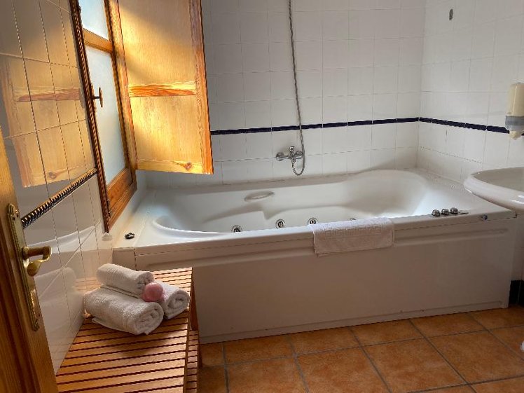 DOUBLE WITH JACUZZI Room