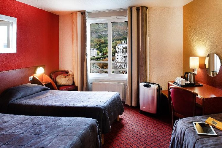 TRIPLE STANDARD Room