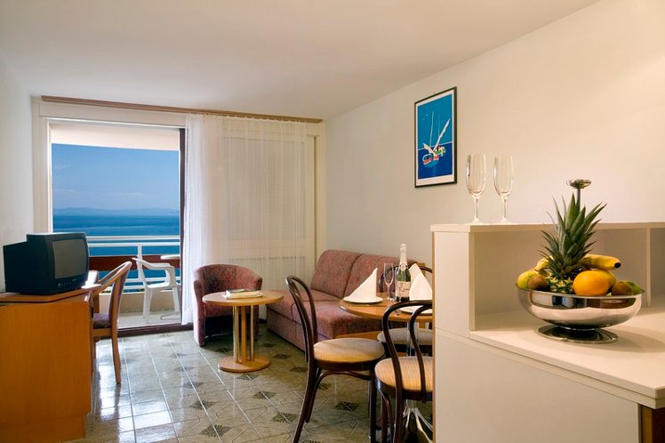 APARTMENT CAPACITY 4 Room