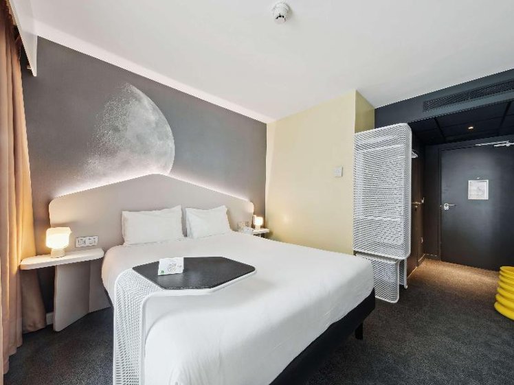 DOUBLE WITH DOUBLE BED Room