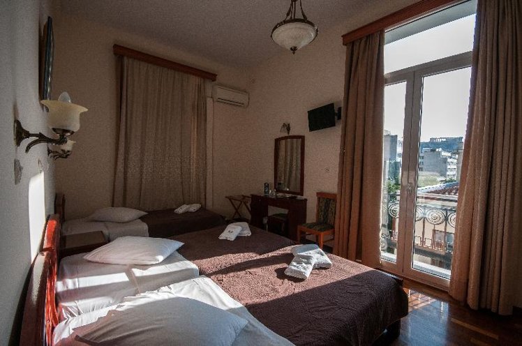 TRIPLE STANDARD Room