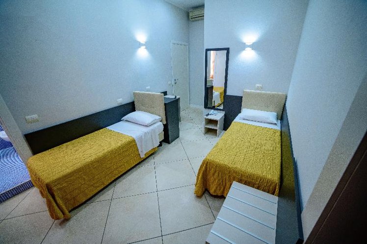 TWIN BASIC Room