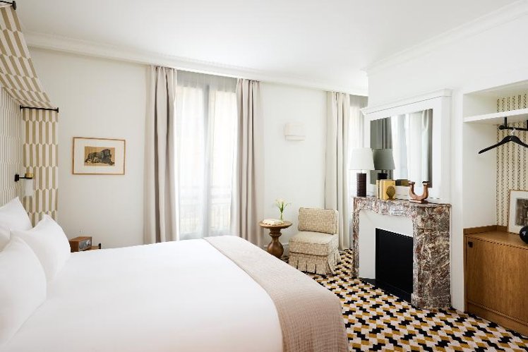 Double or Twin DELUXE Room
