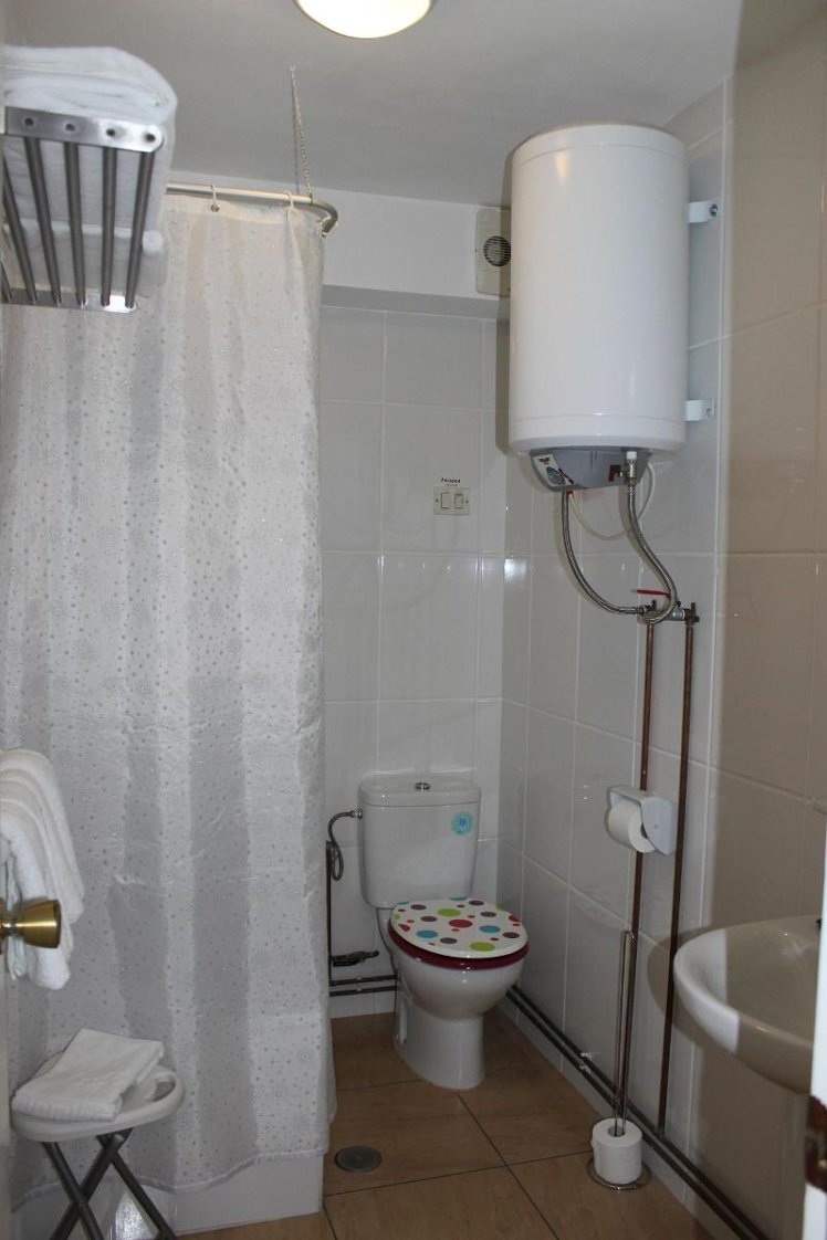 SINGLE STANDARD Room