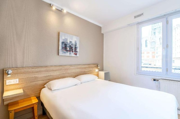DOUBLE WITH DOUBLE BED Room