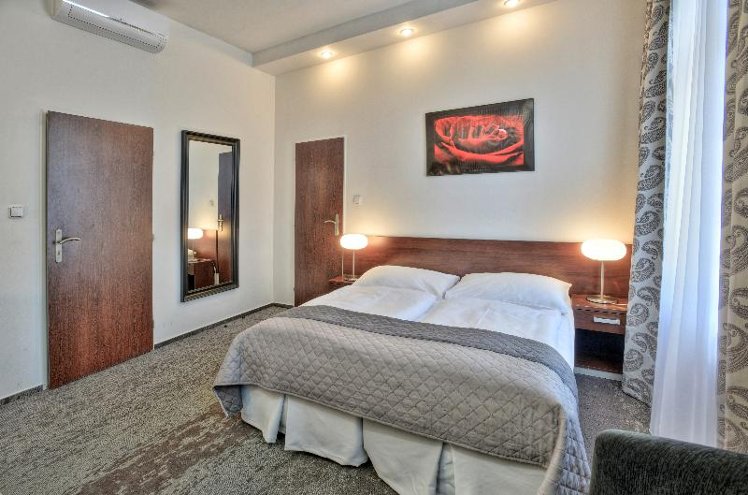 DOUBLE SUPERIOR Room