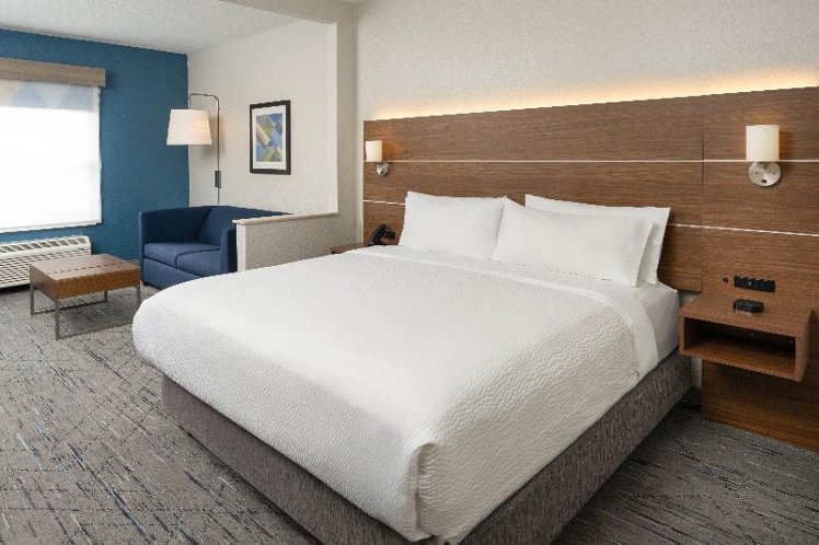 DOUBLE Accessible KING SIZE BED Room
