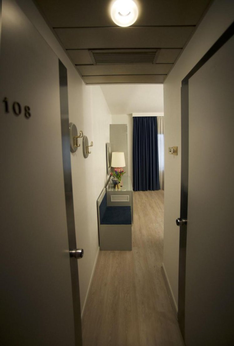 DOUBLE SINGLE USE BASIC Room