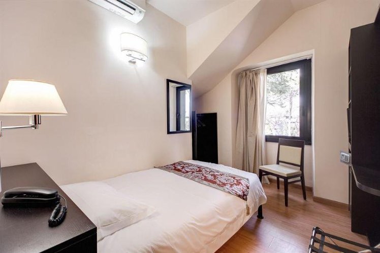 SINGLE STANDARD Room
