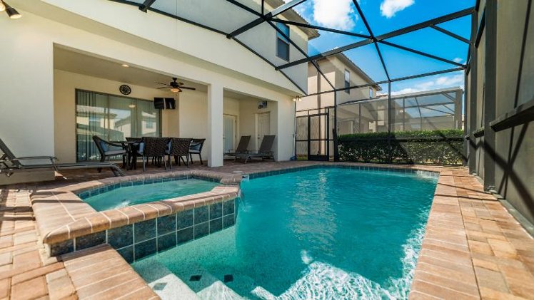 HOME SEVEN BEDROOMS WITH PRIVATE POOL Room