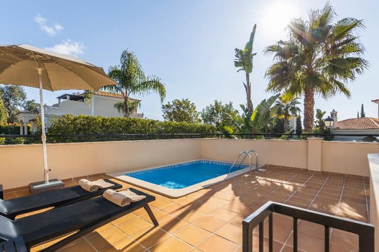 TOWNHOME THREE BEDROOMS WITH PRIVATE POOL Room