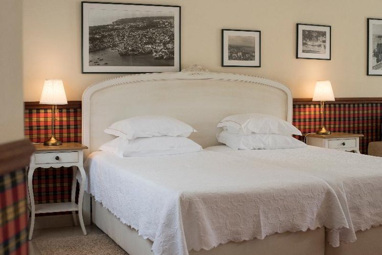 JUNIOR SUITE STANDARD Room