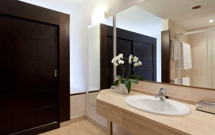 JUNIOR SUITE STANDARD Room