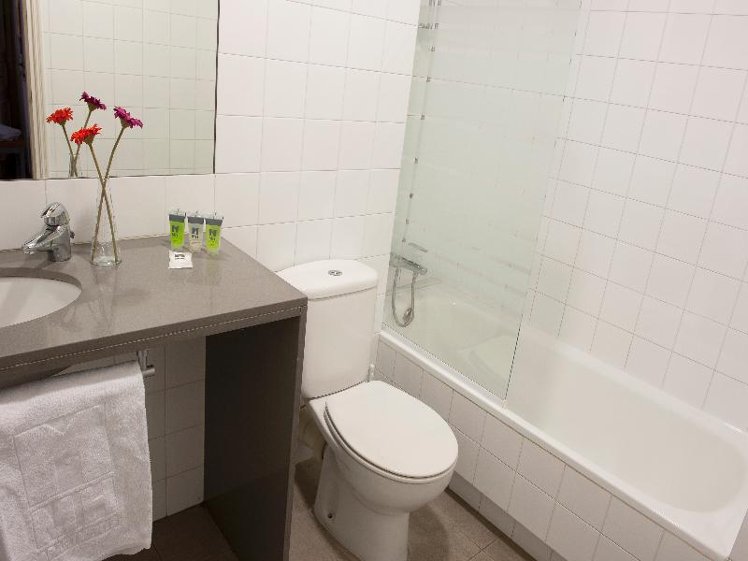 APARTMENT CAPACITY 6 TWO BEDROOMS Room