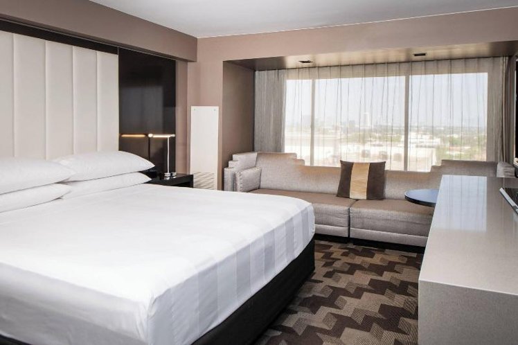 DOUBLE KING SIZE BED Room