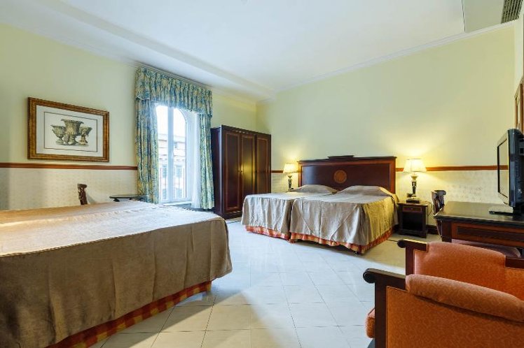 QUADRUPLE STANDARD Room