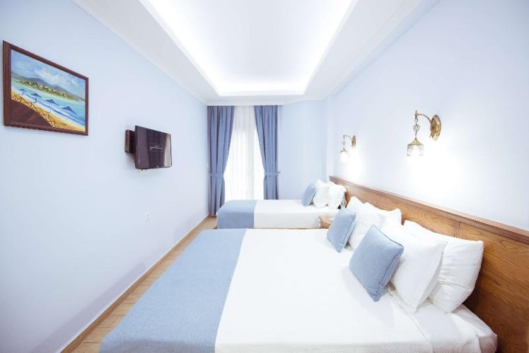 TRIPLE SUPERIOR Room