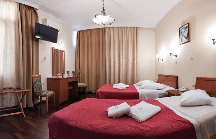TRIPLE STANDARD Room